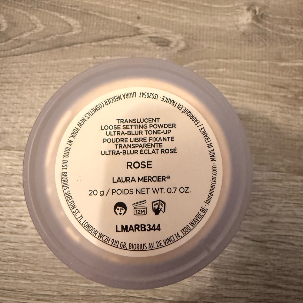 Laura Mercier Translucent Loose Talc-Free Setting Powder Ultra-Blur - Rose - Picture 4 of 10